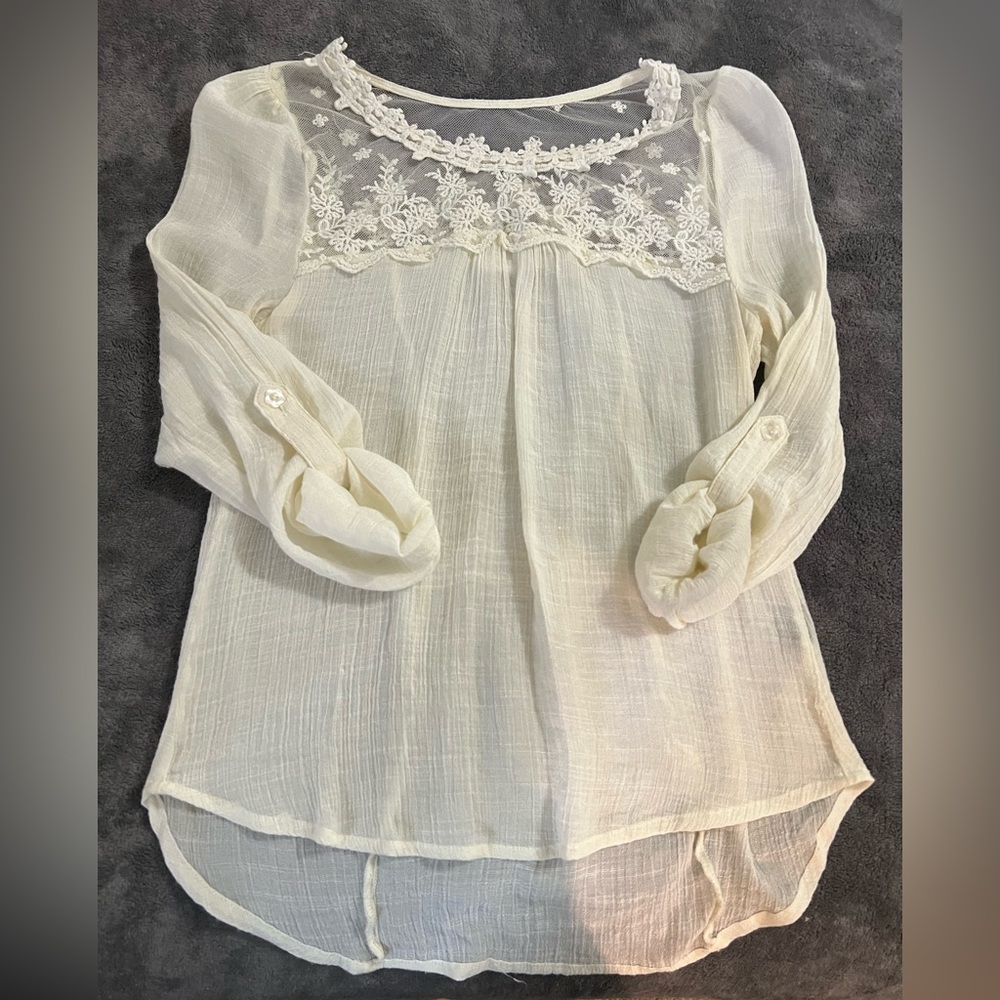 Blu Pepper Cream Lace Blouse